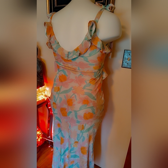 🩷$15 | Aster Floral Ruffle Dress – Size L – NWT - Picture 7 of 9